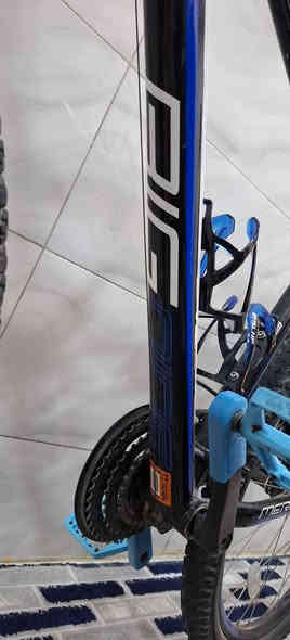 السلام عليكم دراجه حجم ٢٩ جديده كلش وبعد احلى من الصور السعر ٤٠٠ مكاني دوره حي اسيا *********** شوف الصور يله تتصل
