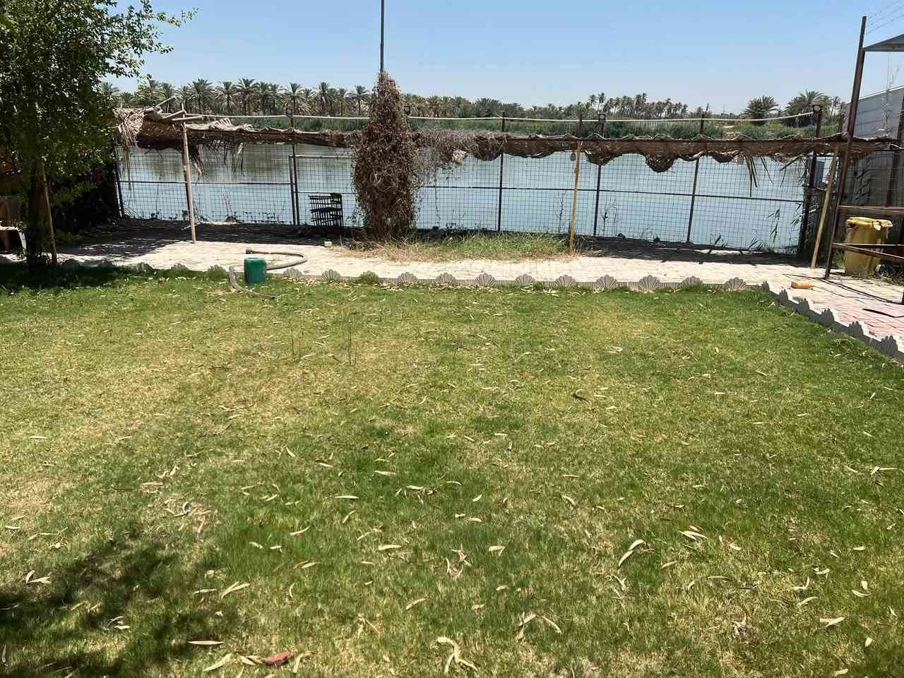 السلام عليكم مزرعه للبيع 
المساحة نصف دونم ١٣٥٠ م الموقع  ع شط الكوفة شارع الشاليهات و المسبح الهولندي  مزرعه موضحة كدامكم اي تفاصيل ثانية اتواصلو وياي ع خاص المزرعه طابو زراعي سند ٢٥ ملك صرف تحويل مباشر المزرعه يحتاجلة ترتيب شويه و اتصير شالية


**إذا كنت صاحب هذا الإعلان وتريد حذفه لأي سبب، رجاءا أرسل رسالة إلى الدعم الفني**