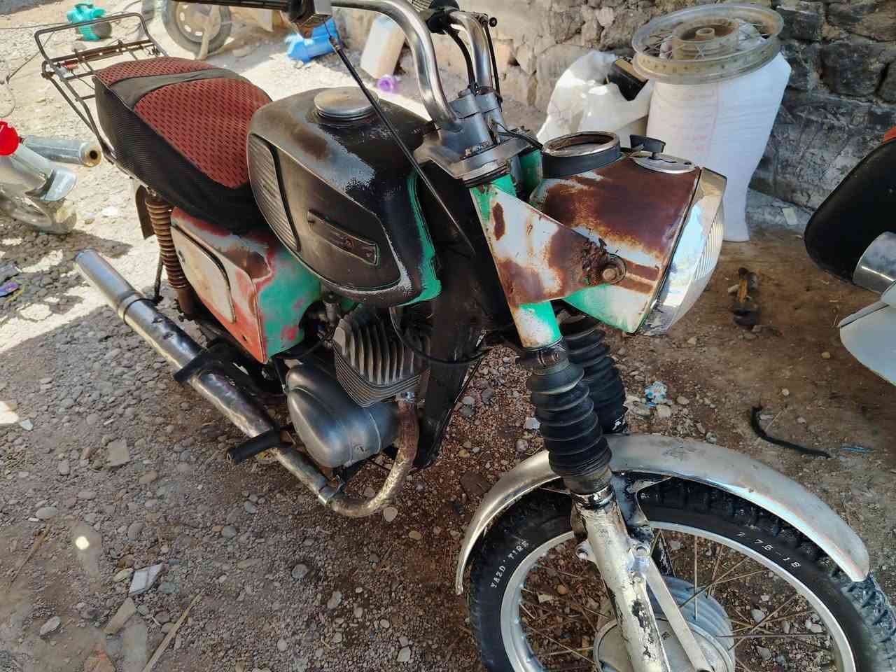 من رخصت المدير  ١٥٠ للبيع، دوبه بلاديه للبيع مكان الأنبار هيت اتصل على ***********
