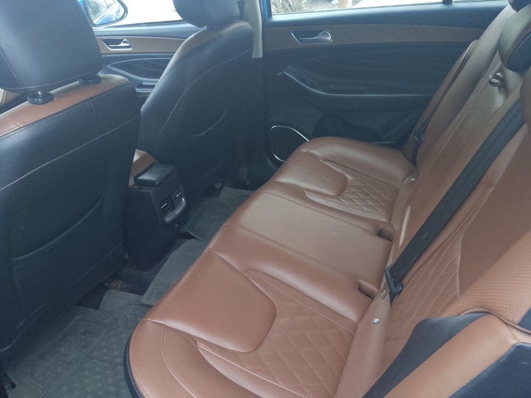 سلام عليكم اخوان اريزو 6 للبيع موديل 2020 فول مواصفات السياره حره باسمي تحويل ثاني يوم السياره جاهزه بيها 3 قطع  صبغ  السعر ٨٨ وبي مجال مكان السياره كركوك لاتصال ***********
