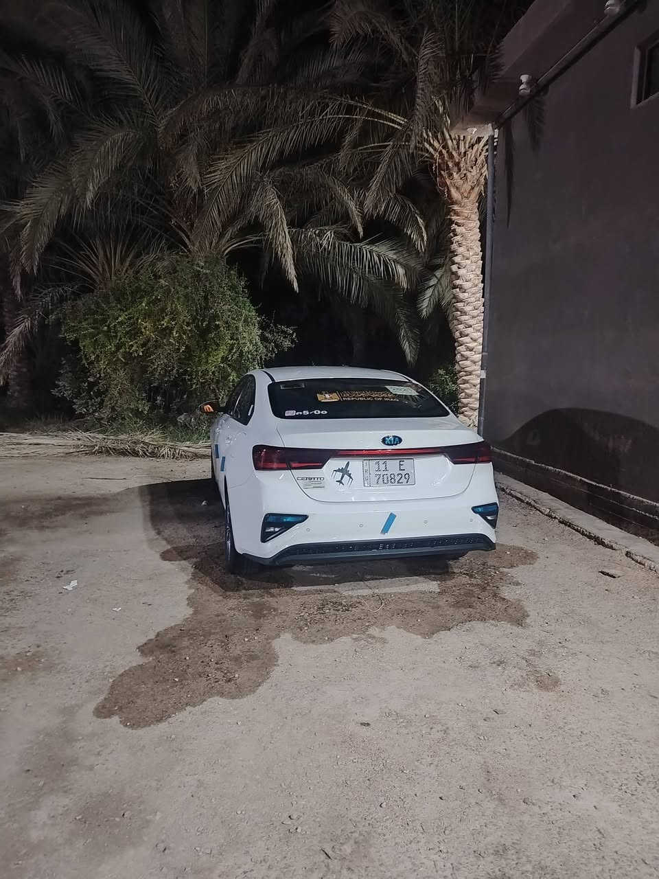 سلام عليكم كيا سيراتو 21 خليجي ١٦٠٠ الجاملغ الخلفي صبغ ولباقي كفاله ماشيه ٦٠ نص فول رقم بغداد بسمي مكان الرميثه ***********
