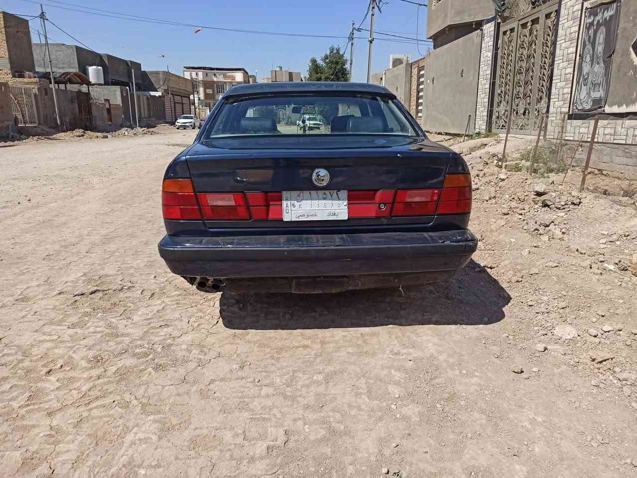 بى ام موديل 91 حجم 535 گير اتوماتيك السنوية منتهية السيارة مو بأسمي بس عندي وكالة عامة المداور يمي
موبايل ***********
6 سلندر
غرامات مال سياره 550 الف تنزل من سعرها
صبغ عام
محرك 730 
داخل جديد كشن جلد
تخم جديد 
السيارة بيها ضربة واضحة بالصور فقط هاي ضربتها شبر من الجاملغ والبنيد شبر
سعر 57$ ورقة وبيها مجال
