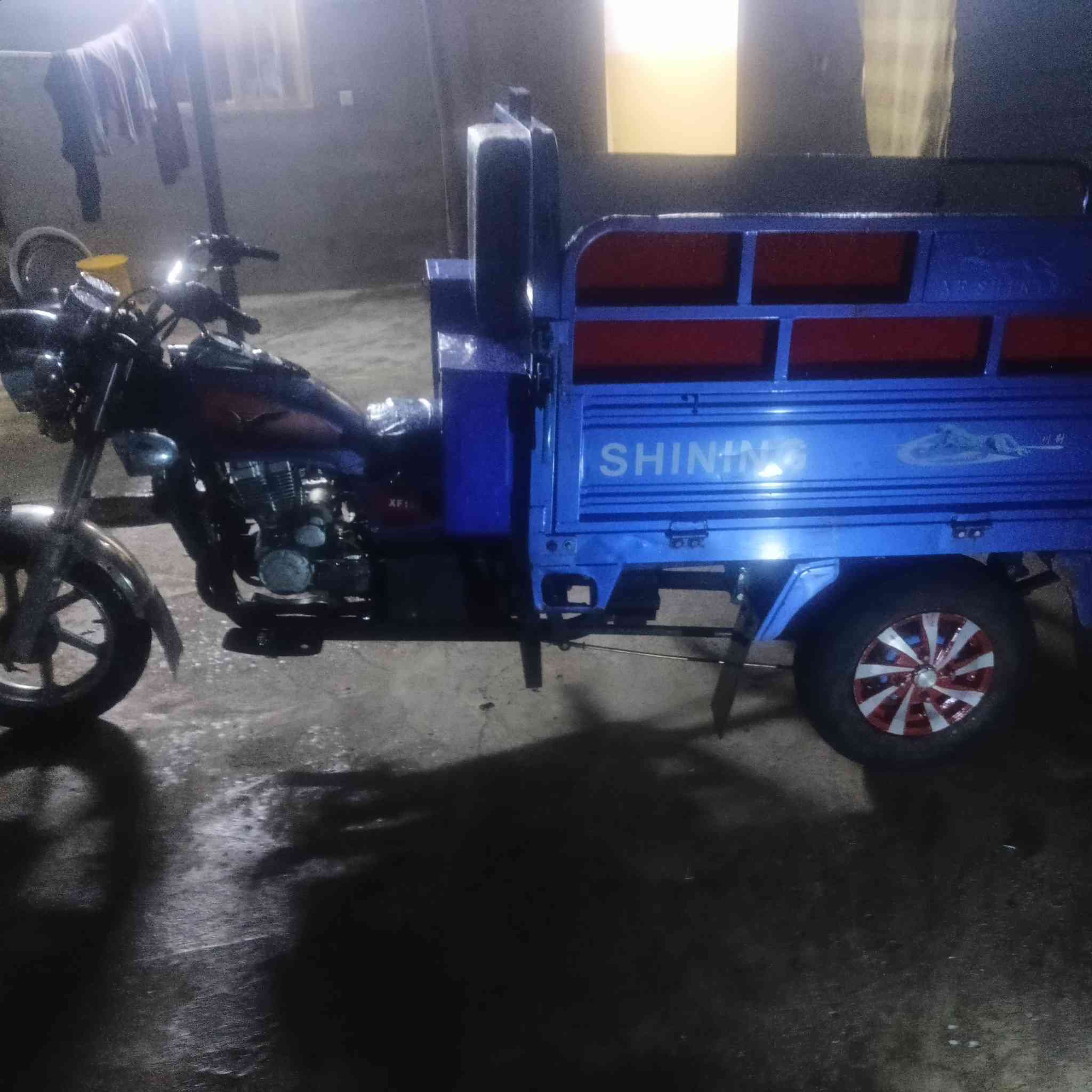 سلام عليكم خوان عندي ستوت موديل 23
كله بلاديه 
شركه 
السعر مليون 600
***********
