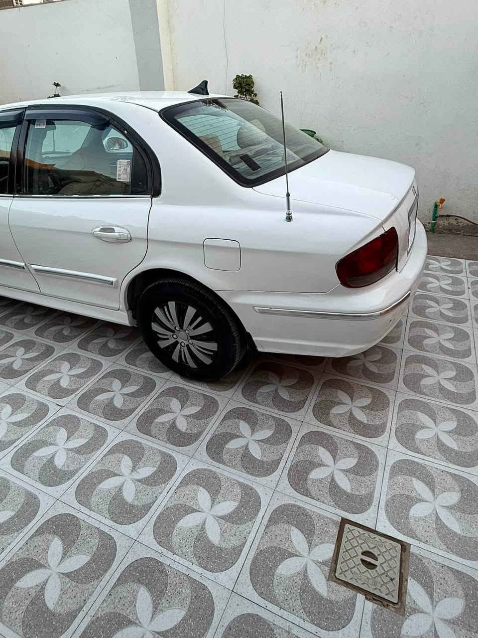 سياره سوناتا وفود موديل 2002 رقم بغداد دولي باقي على استلام الوحات وارد امريكي حادثها جاملغ خلفي والباقي مكفول 
جاهزه من كلشي محرك 2400 او كير اوحداديه اوتخم تاير 
كهربائيات كلها شغاله شاشه كامرى التبريد عوزه غاز 
السعر 53 اوبي مجال مكاني بابل القاسم ع للأستفسار اتصل 
*********** الرقم بي واتساب
