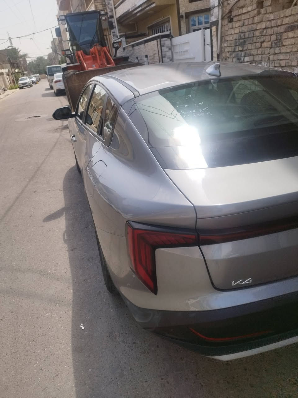 سلام عليكم 
كي فور موديل 25 باسمي شهداء ابيع وكالة عامه حادثها جاملغ وبنيد ماشية 30 الف كيلو السيارة خير من الله جديده بمعنى الكلمه مكاني بغداد الحرية الدولعي سعرها ب152 قفل 
للاستفسار الاتصال على الرقم ***********
