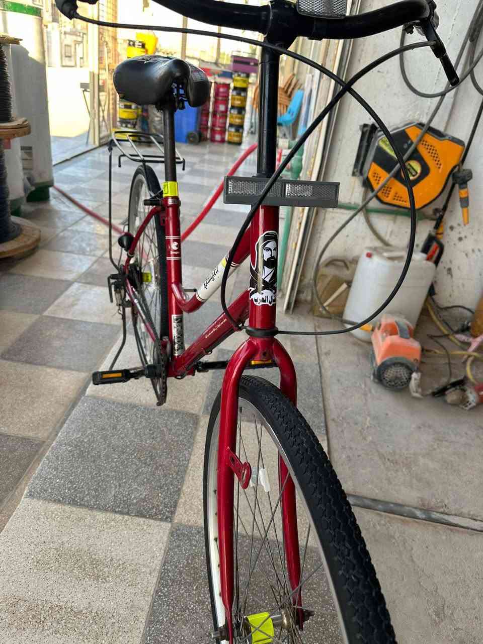 باسكي للبيع مقفول من عدش الخط مبدل شوب قدام بايسكل جديد موديل 13 حجم 26 خابرني واتساب 

‏‪0775 916 6534‬‏
