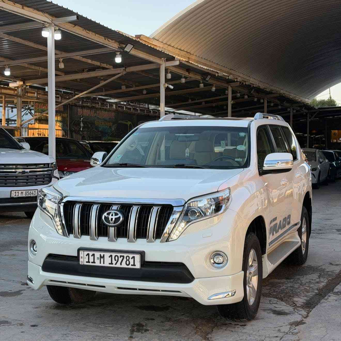 السلام عليكم ورحمة الله
للبيع تويوتا برادو 2016 
خليجي فول مواصفات 
جديده جداً 
فتحه بصمه كشن كهرباء 
سبير تعليك 
مكفوله كفاله عامه 
محرك 2700 
4 سلندر
عداد 100 الف كم حقيقي  
ضمان شركة ساز العراق 
مكان السيارة الكاظمية المقدسه
السعر 31300$
***********
