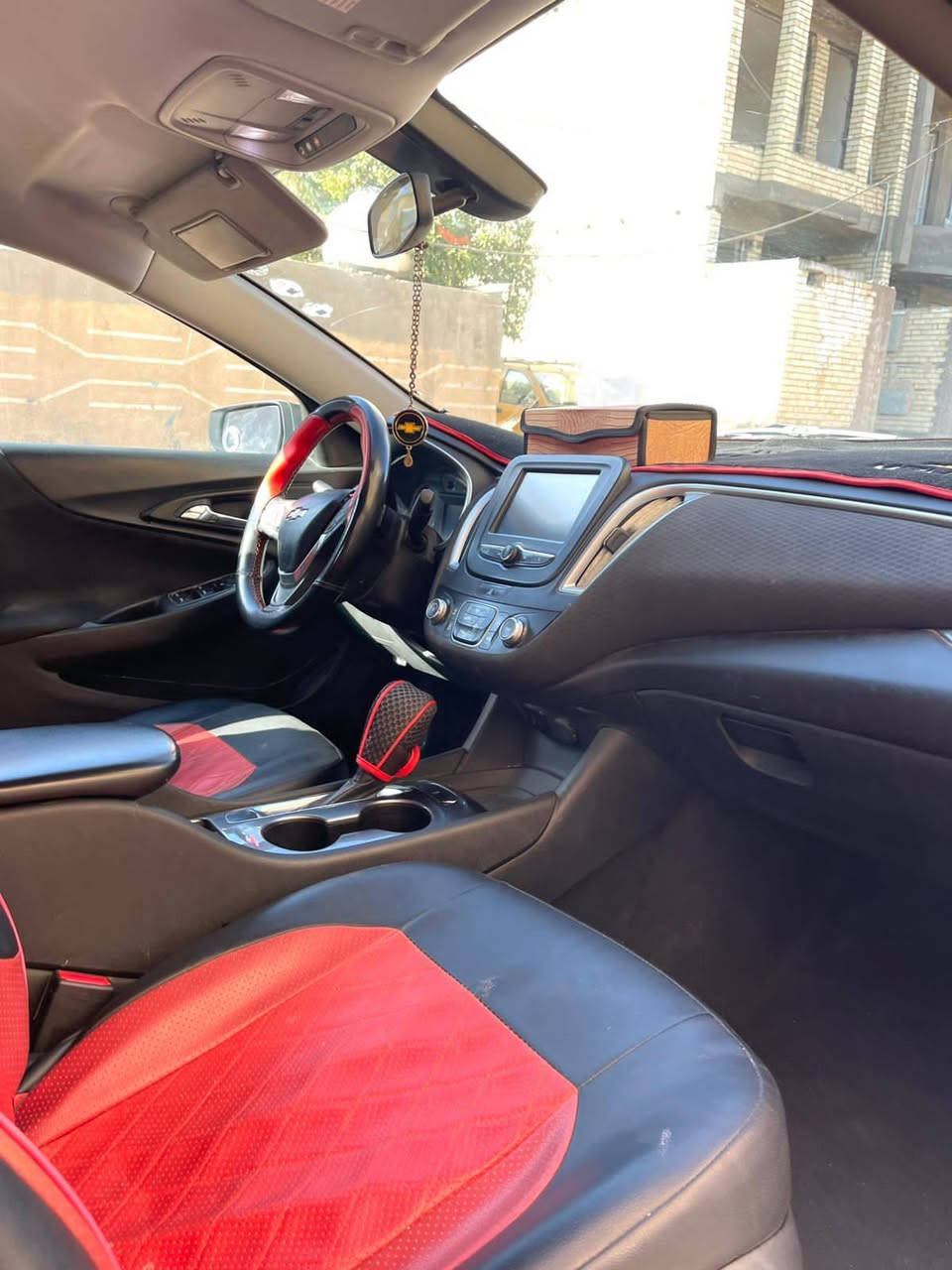 ماليبو 2017
سنوية وهزة جديدة
رقم اربيل
حادثها بسيط موضح بالصور
السعر دفتر
للاستفسار 
***********
