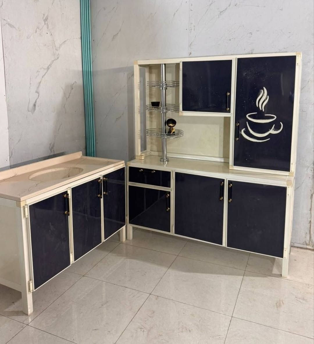كاونتر. متر ونص 
أبو سلة.  
السنك متر وعشرين
المرمر صناعي


**إذا كنت صاحب هذا الإعلان وتريد حذفه لأي سبب، رجاءا أرسل رسالة إلى الدعم الفني**