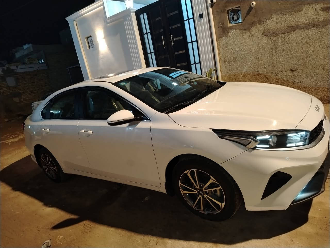 السلام عليكم
للبيع سيراتو موديل 24
كفالة عامه
فول مواصفات 5 ويل كب
حجم المحرك 2000
ماشيه 20 الف
مكاني نجف
السعر 188 قفل
للاستفسار الاتصال ***********
