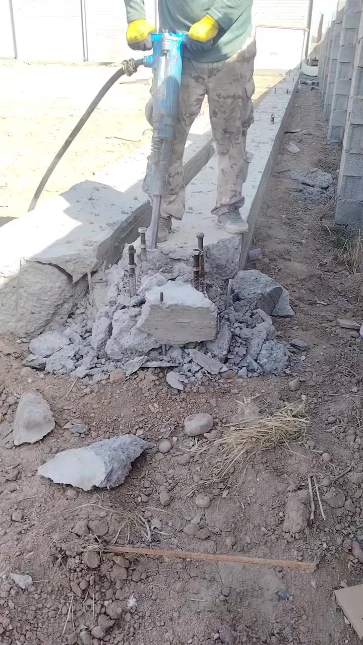 سلام عليكم
كمبريسر تفليش جميع انواع الكونكريت التواصل على الرقم (***********) ابو آدم
