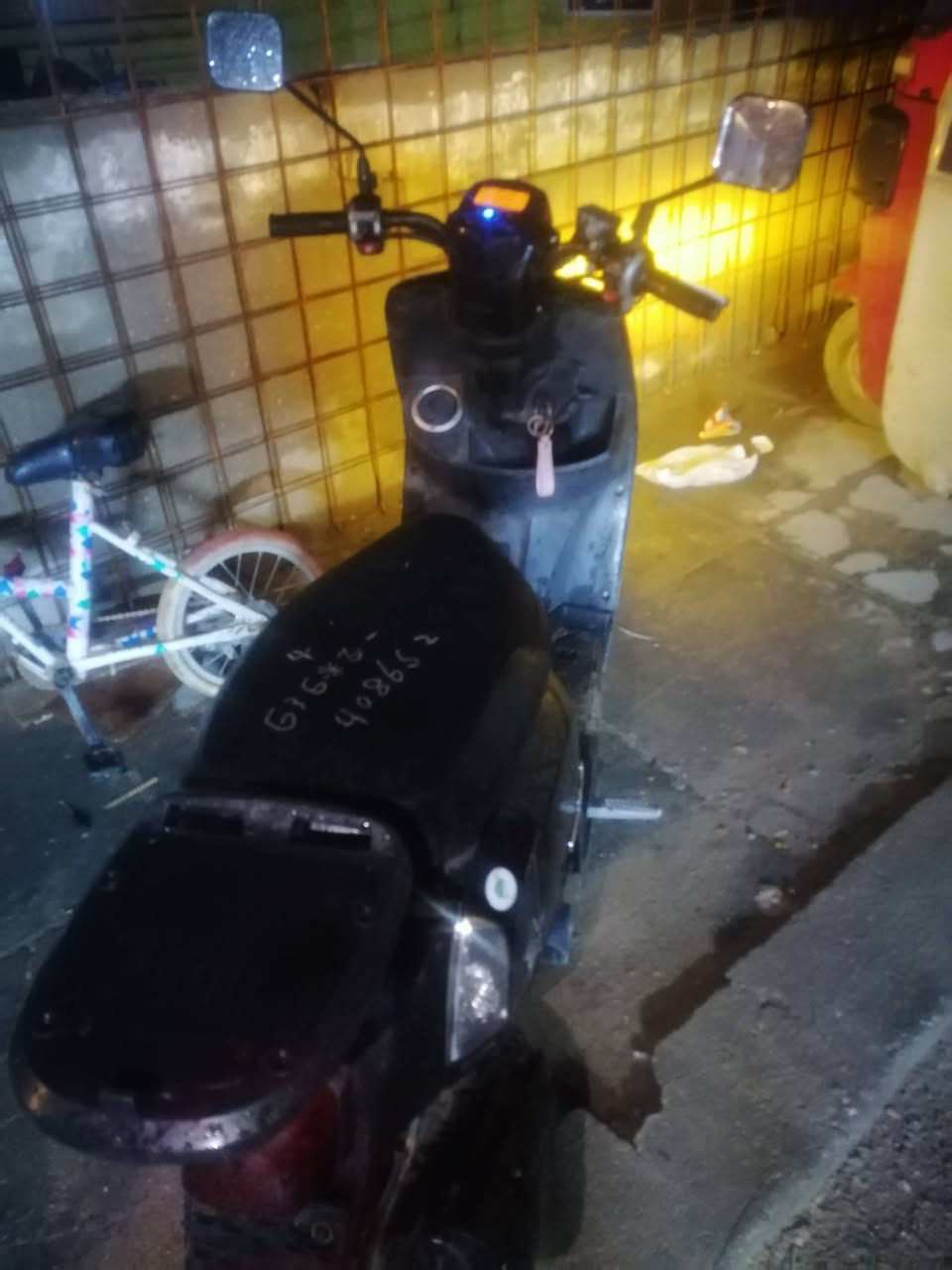 دراجه بوليس مكفوله كفرات ومكينه وكهرباءيات السعر 650وبيهه مجال بسيط رقمي 
***********
