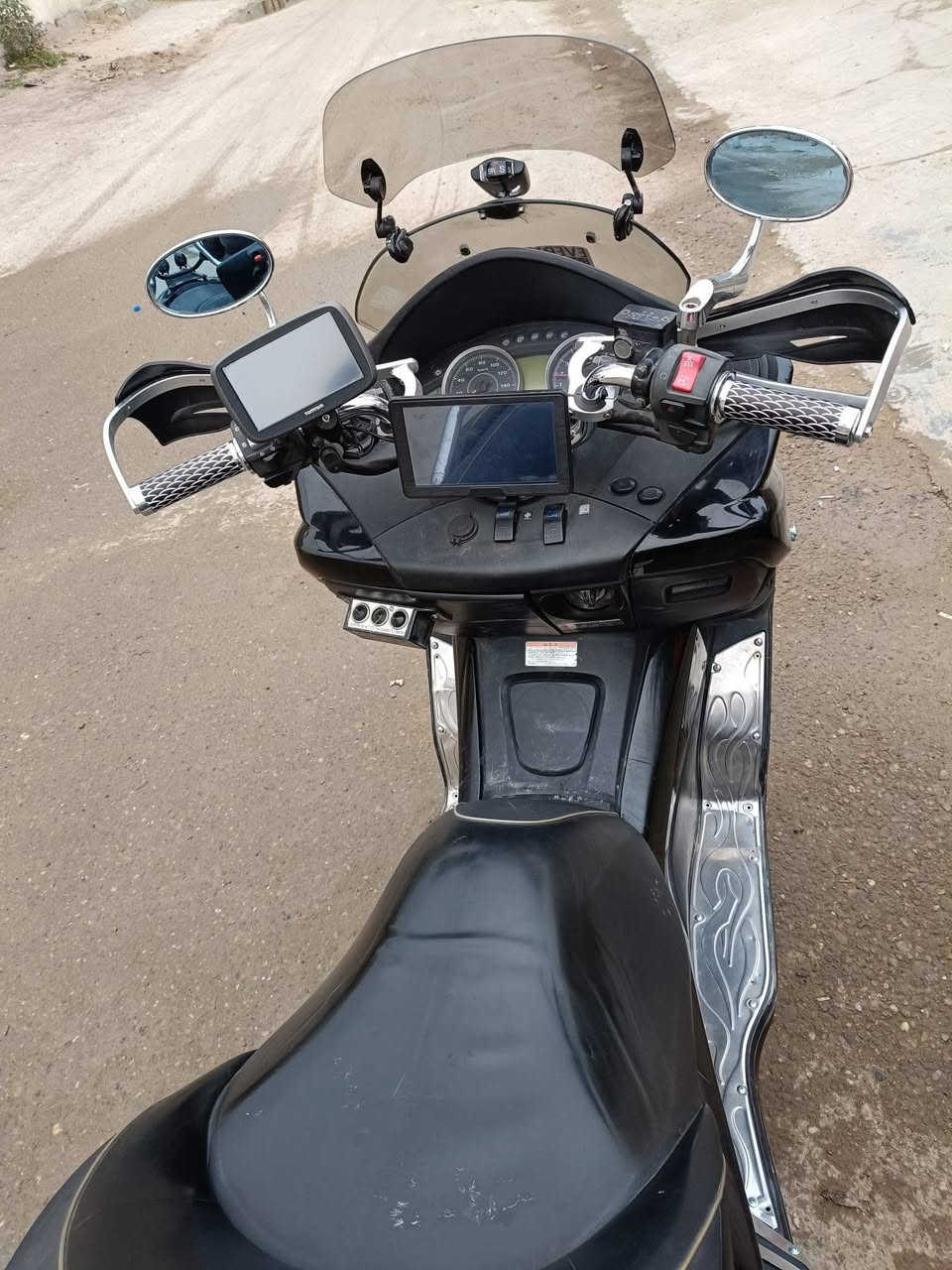 السلام عليكم دراجه فورزه 010 جديده  فول مواصفات بصمه مكينه 250 كير s7 مرقمه بغداد سنويه وهزة ورقم انكليزي سرعه 160 كير 3 وضعيات شاشتين كامرة خلفيه لايت زنون عالي ناصي موديل 2013 مكينه كير جدد بس الجمبازيات البيهه بذاك الحساب للبيع فقط خلي سعر واذا عجبني بخدمتك بس لتكسر حلال عالم مكاني بغداد وهذا رقمي للاستفسار *********** ابو الحسن
