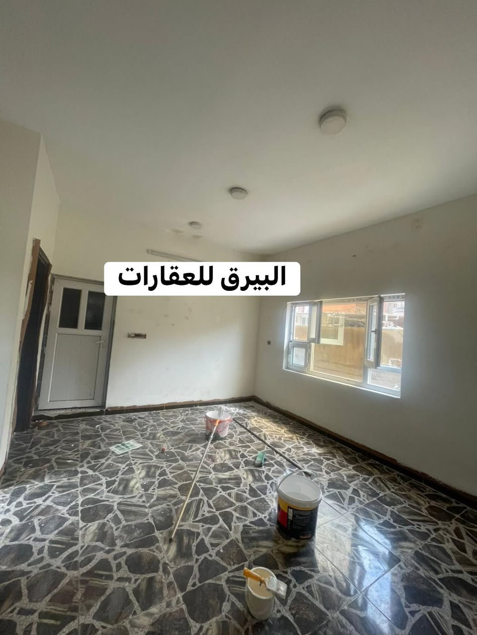 #دار للإيجار طابق ارضي بناء حديث  موقع جدا مميز

#العنوان كركوك  - حي عدن - قرب ثانوية عدن 

المساحة 125  مـتر  الواجهة 5 

غرف نوم عدد 2 نظام ماستر  - استقبال - هوب - مطبخ  - صحيات  - كراج سيارة  -

 للاستفسار الاتصال *********** رشوان المفرجي 
 ‭ ٠٧٧٣ ٤٥٩ ٢٧٦٩‬ ‬

 يتوفر واتساب - تلكرام  

او مراجعة مكتب [ البيرق للعقارات ]حي عدن سايدين مدينة العاب كركوك  قرب جامع تحسين صوراني مقابل ثانوية امداد للبنات
