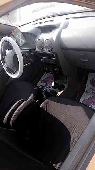 سلام عليكم سياره سايبه البيع موديل 2017 جاهزه من حداديه تخم تاير بيه جاملغ صبغ هيه مصفره مكان دوانيه  سعر 35 ***********
