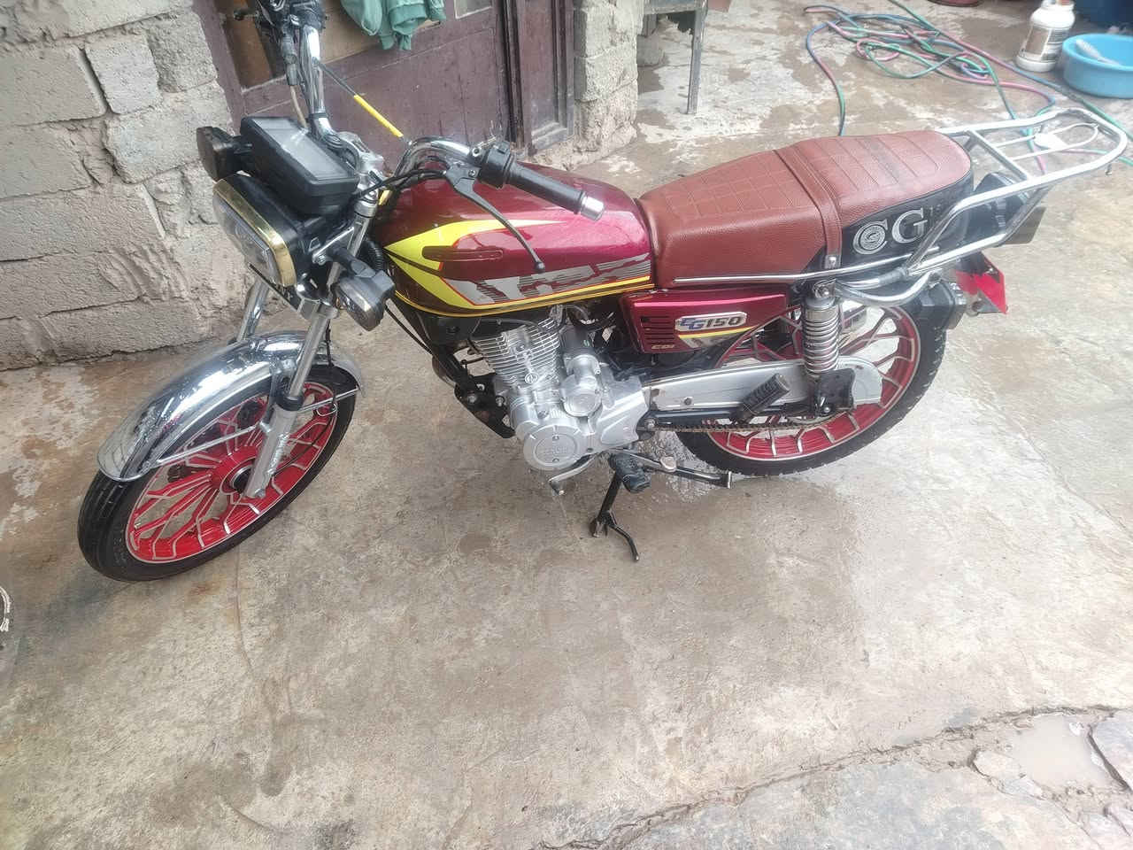 دراجة البيع مديل ٢٤مجود منفيز سعر ٦٠٠ وبيهة مجال ***********
