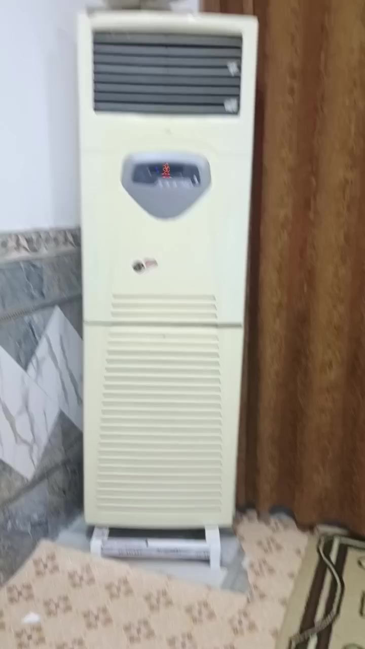 سلام عليكم متوفر سبلت AUX باب اول ٣ طن نضيف شغال بي ليك ماطور جديد مع مكيف جنرال طن ونص مستخدم شغال يحتاجله واجهة وترتيب كفر واجه رقم ***********
