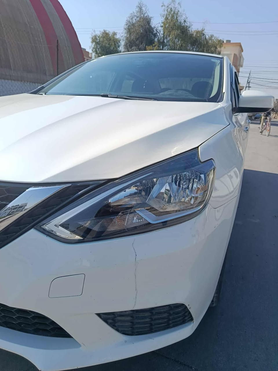 السلام عليكم  
سيارة سنترا SENTRA موديل 2024
عداد المسافة المقطوعة  24 كيلو متر 
    اللون ابيض سيارة اخذت الزيرو 
     بيها طخة بسيطة براس البوند 
   والجاملغ بدون دواخل خلاص 

                   داخل اسود 
                تبريد قطعتين 
           شاشة كبيرة اندرويد  
            بدون فتحة سقف  
           سيارة حيل حلوة  
    السعر 113 بيها مجال قليل  
رقم الموبايل   اسيا  *********** 
كورك     ***********

