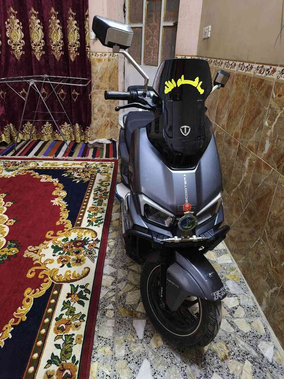 السلام عليكم ورحمة الله دراجة ريان الصاعقة حديث موديل 2026 للبيع أو المراوس
متواجد على الخاص 

دراجة خير من الله مواصفاتها معروفة 

١. بصمتين تشغيل وسويج احتياط 

٢.نضامB البارك الوقوف 

٣.نضامR الرجوع للخلف 

٤.نضام مانع سرقة 

٥.ابركات دسك أمامي وخلفي 

٦.نضام مانع تزحلق ABS 

٧.بطاريات 6 الحجم الكبير 35 انمبير 72 فولت 

٨.تايرات حجم ٩٠/٩٠/١٢ جلاتين جوبلس 

٩.ملف 2000حقيقي وتر بروف ضد الماء 

مكاني بغداد مدينة الصدر الرقم فقط واتساب ***********

السعر (٩٥٠) وبيها مجال
