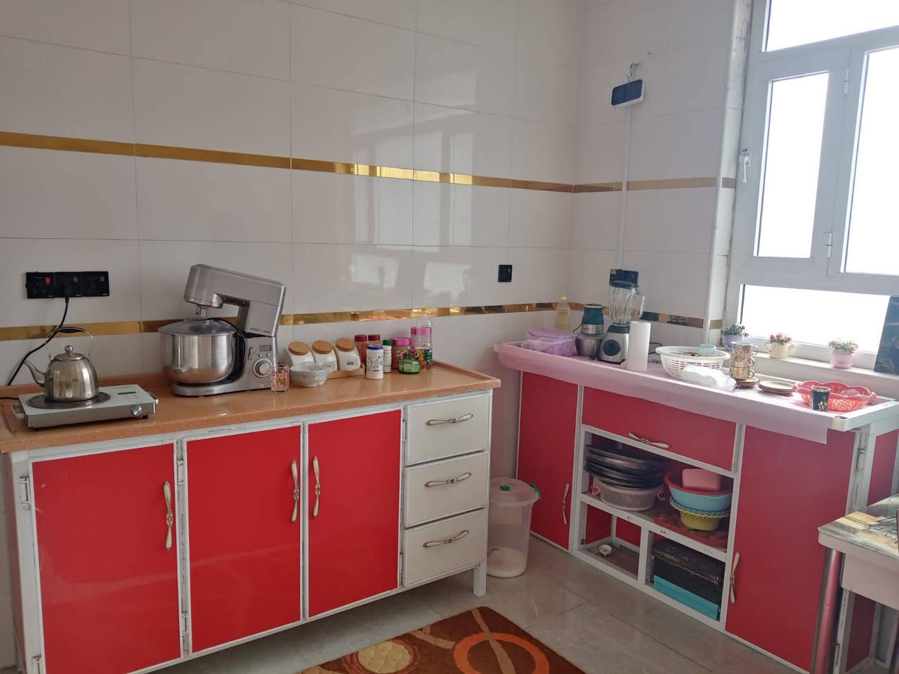 السلام عليكم  كاونتر مرمر 2متر ارضي ومعلق سعر 200/كاونتر سنكي 120سنتي متر سعر100/
***********
