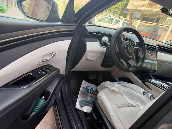 توكسان 2022
وارد امريكي حادثه كلش بسيط سياره نضيفه كلش ماشيه  
70وقابله للزياده  
فول موصفات 1ع واحد  لل اخير 
محرك الفين و500 
رقمه بفداد هزه جديده تحويل ثاني يوم 
عنوان بغداد الشعب 
السعر 195وبيه مجال بسيط للشراي 
رقم تلفون *********** 
سياره بيه سونار جديد  
وبيه صور مال وارد
