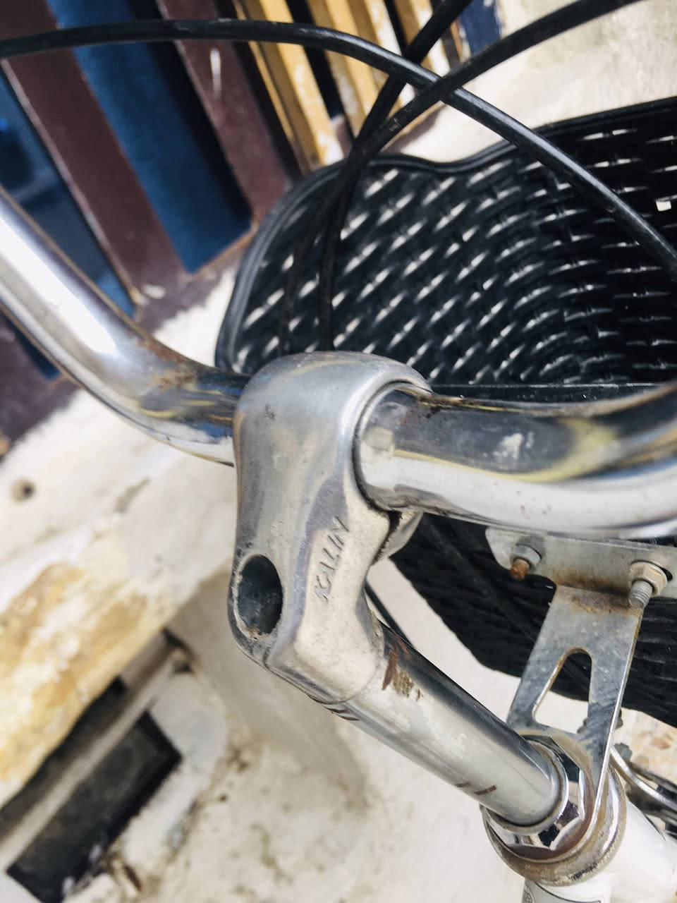 السلام عليكم للبيع بايسكل بناتي حجم 27 بايسكل اصلي مال باله عكرب 7نمر ويل حساس السعر 70 وبي مجال للطيبين  مكاني بغداد البلديات ***********بي واتساب
