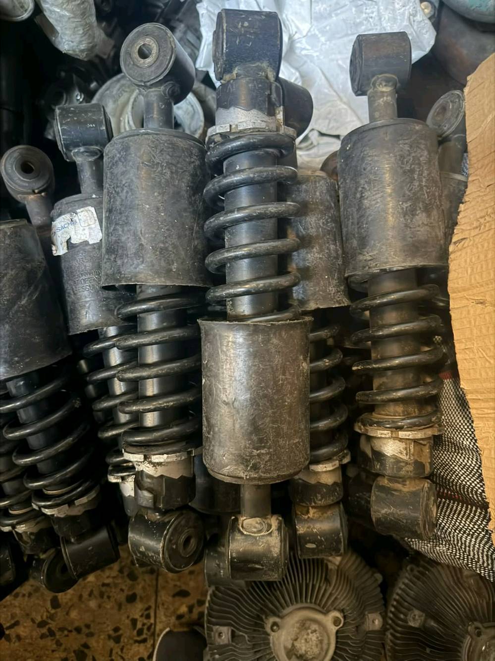 قطع غيار السيارات للتفصيخ مان تيكه محلات بيع وشره قطع غيار سيارات مستعمله وربي الاتصال عل رقم ***********