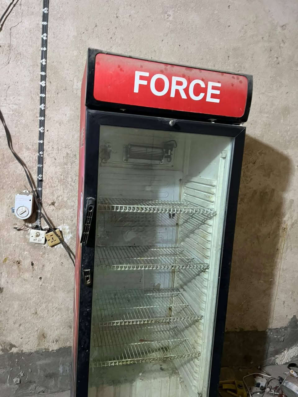 عارضه عاموديه للبيع نظافه 90 0/0 شغاله طبيعي 
السعر 320 الف بيهه مجال
للأستفسار ***********
