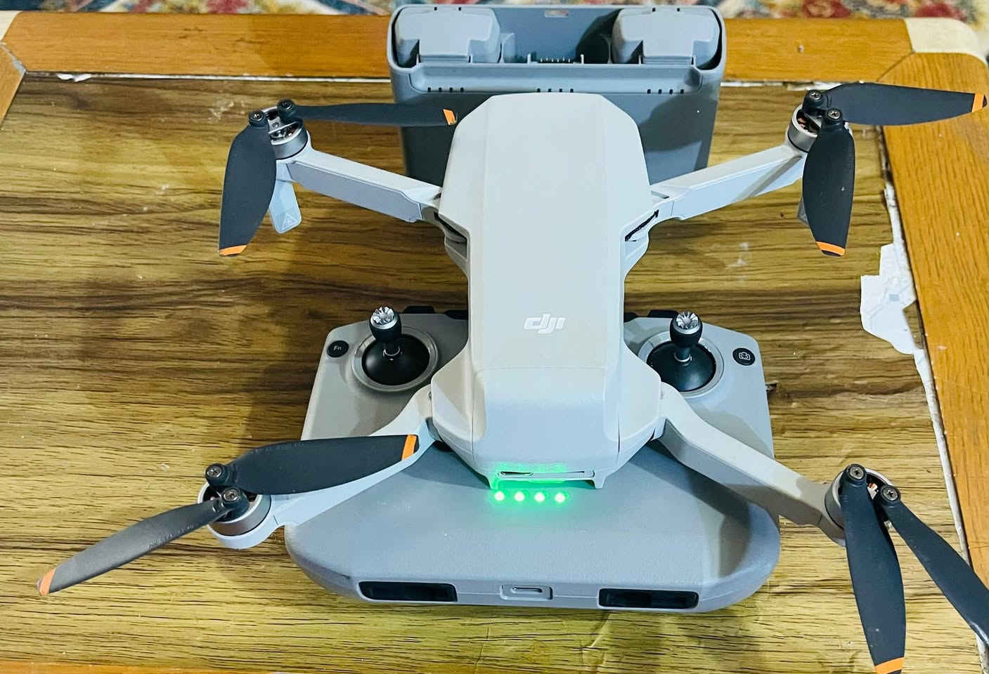 درون Dji للبيع بغداد بسعر مناسب 
ثلاثة بطاريات جهاز تحكم كاملة 
استعمال قليل كلش للاستفسار ***********
