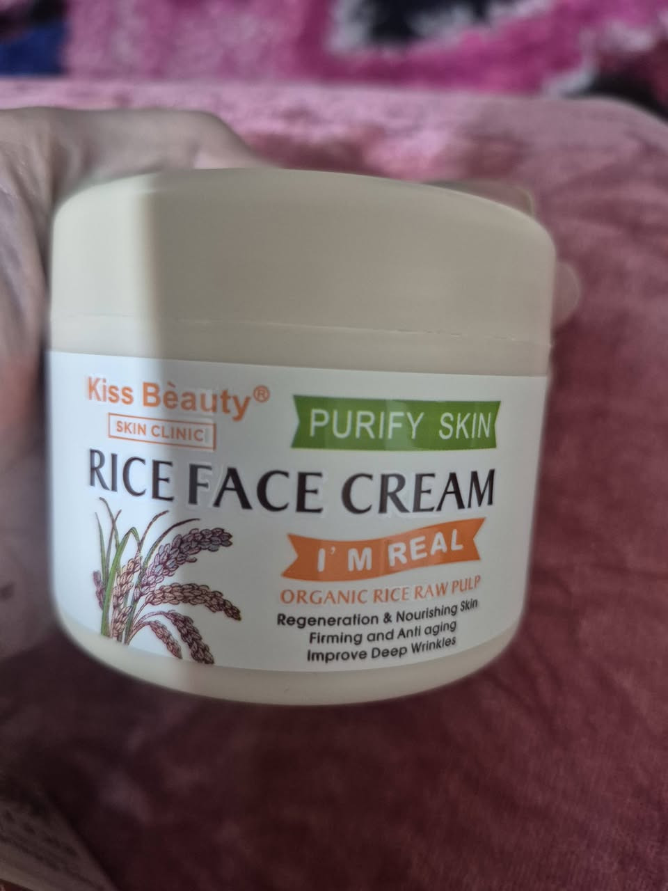 روتين عنايه صارلي تقريبا سبوعين عليه بس شفته حلو وعجبني كلت انزله الكم وامهات ها اعلان وها ترويج لايكلبي اني ام كوزمتك والشي الي اشوفه زين اجيب واخلي الكل تستفاد 
هذا الغسول بالبرتقال يجنن يفيد كل انواع البشره ماحجيلكم شكد الغسول منعش بحيث مابقي قطره مكياج بلوجه او دهن وتحسينه ينضف من كل كلبه وهم الرغوة فول سعره ب٣ 
المرمم والمرطبات بنفس الوقت مال رز الي يرمم الخلايه القديمه والتعبانة يرجع ينطيها خلاصه الرز حته ترجع مترممه وحيوية اكثر ويشد البشره مع الاستعمال وسعره ب٤ 
ولاتنسون اكثر وحده تتفاعل تفوز كل خميس وحده تفوز


**إذا كنت صاحب هذا الإعلان وتريد حذفه لأي سبب، رجاءا أرسل رسالة إلى الدعم الفني**