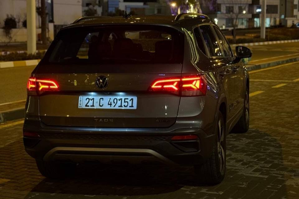 ڤۆڵگسواگن تاوس 2023 مەکینەی 15 تۆربۆ 
24 هەزارڕۆشتوە
کوشن هیتەرە.
سوکان هیتەرە.
گێچ ئەلیک ترۆنی.
ڕادار  خەتی جادە .
دەبل ئەکسل+.
چوار مۆد لێخوڕینی هەیە.
بەنیسبەت بۆیاخەوە دەرگای سایەق
یەک پەلە ساردی هەیە واتە بێ بۆیاخ 

سعر: لە کۆمێنت داوای بکە ڕاستەوخۆ بۆت دێت 📩 

گێڕومەکینەو کارەبای بەشەرت 
سەیارەکە زۆر پاکەو کەم ڕۆشتوە 
ڕەقەمو سەنەوی تازەیە 

ژمارەی خاوەنەکەی 
***********
