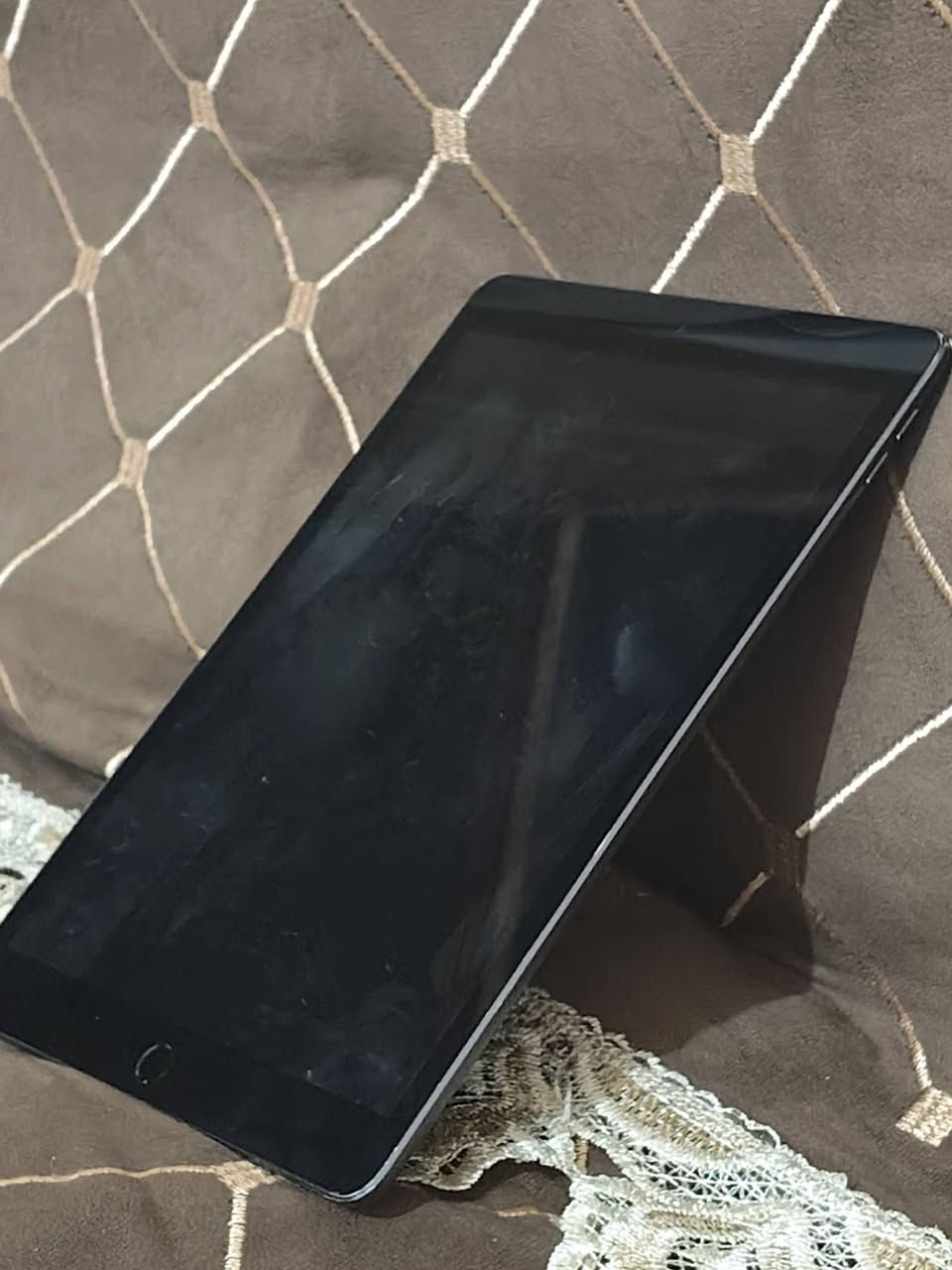 ايباد ابل 7ذاكرة128 جهاز نظيف وحلو بي فقط ب طرف ودكمه بنص ما تشتغل ما ماثره علي دراسه العاب ببجي..الخ سعر190وبي مجال بسيط ***********
