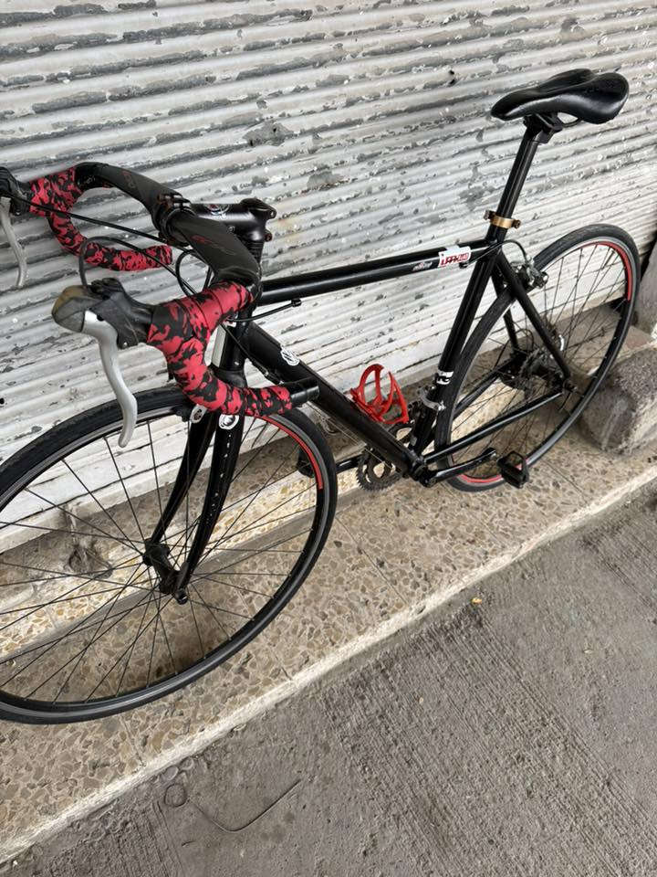 دراجة هوائية رود سباق مال باله 

قياس 28 /c700

المعدن ألمنيوم 

الوزن 9kg

قياس الفريم 50cm

لعابات 2/8

عقرب خلفي كلاريس 

السعر 160 الف دينار 

عنوان المحل موصل أيمن تقاطع شارع كنيسة الساعة 🚴‍♂️🚴

يوجد توصيل 🚚 كافة محافظات العراق 🇮🇶 

☎️***********
