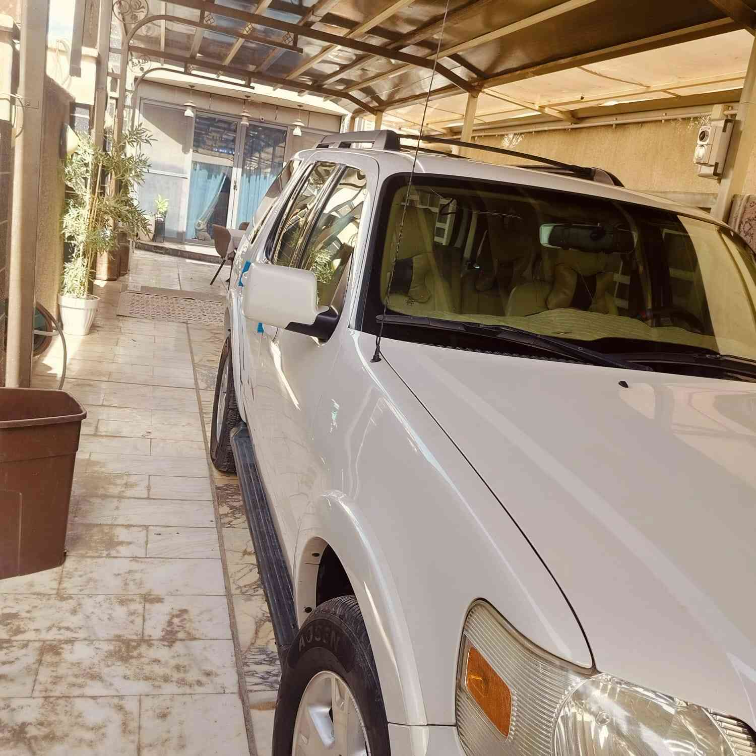 فورد اكسبلور. 2010
بدون ضربه بدون بارد 
فقط خدوش بسيطه جدا. كلين. سلايد روف تدفئه تبريد كشن امامي كهربائي كير محرك جديد وارد يابان 
فور ويل 
الداخل نظيف جدا جدا كير اوتماتيك
تحكم ستيرن 
الصدر جديد شاشه 
كامره خلفيه
فتحه فيت بم عمل اورجنال
ويل كب
سبعه راكب
تخم تاير جديد 
السعر    125 ورقه
المكان بغداد الوزرية شارع المغرب 
***********
