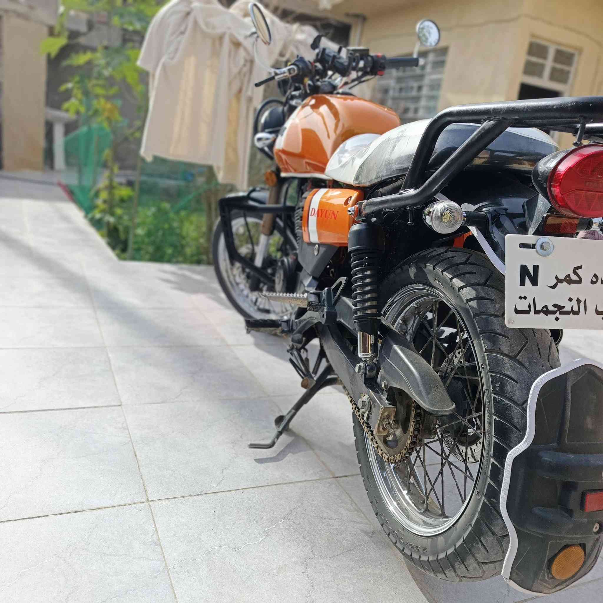 دراجه دايوان لايتي موديل 22 طالعه ب 24 دراجه خير من الله كفاله عامه
م/صالنصه رياضي 
السعر خاص او اتصال ***********
