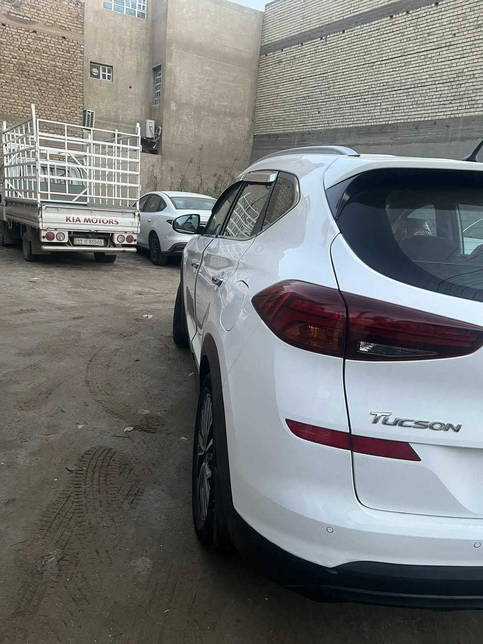 سلام عليكم توسان  موديل 2019 ‏شركة القاصد خلجي كفلاه بدون صبغ محرك 2000 دوش سياره فول ماعده فتحه خمس عدسات كشنات كهرباء كير محرك كفلاه ماشيه 80 الف  رقم 11 بغداد بسمنه سياره سعر 185 بيه مجال   مكان بغداد جكوك رقم تلفون ***********
