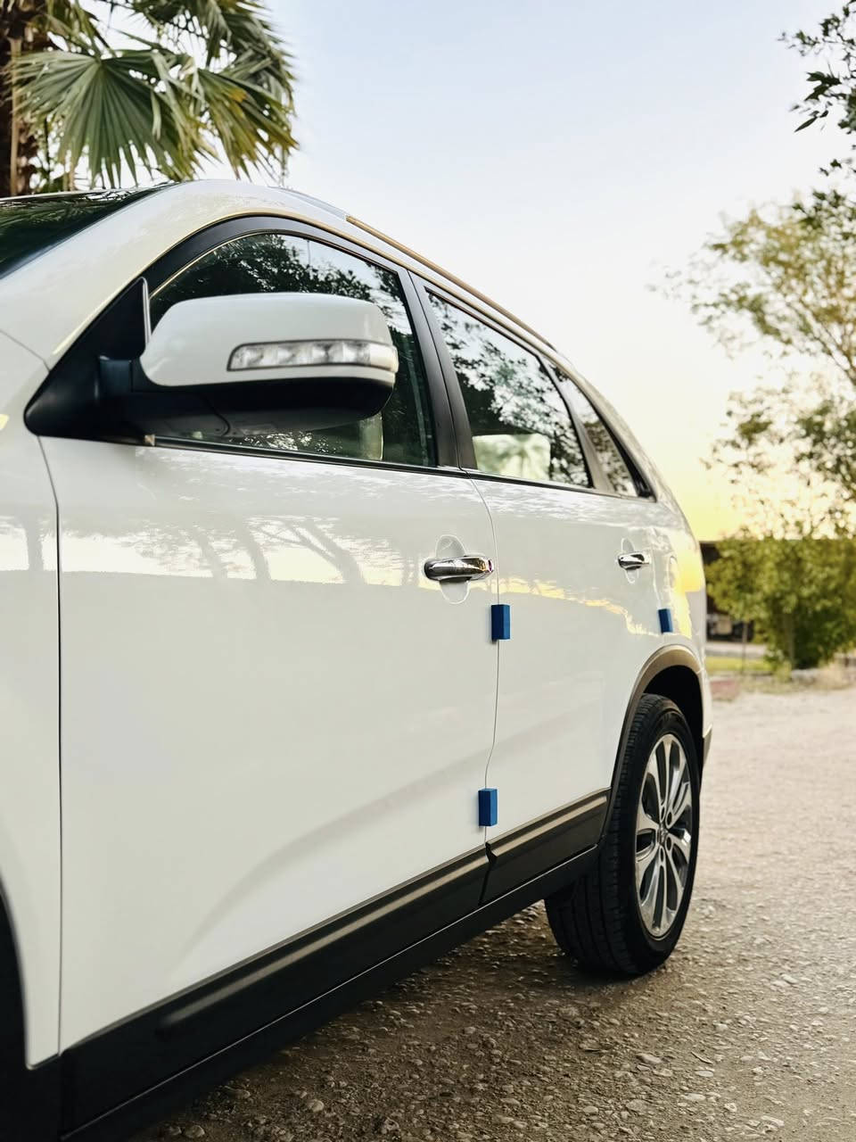 السلام عليكم
من رخصت الادمن 
كيا سورنتو 2015 خليجي v6 
المواصفات 
بصمة تشغيل 
بصمة ابواب 
كامرا 
تحكم مقود جهتين 
تبريد بيانو 
اشاير بلمري 
مري شفط 
كشن جلد + كشن كهرباء 
لد امامي خلفي 
حساس امامي خلفي 
7 راكب + 3 قطع تبريد 
داخل لونين + داخل صاج ملكي 
ويل كروم 
يدات نيكل ستيل 
6 سلندر  
باقي المواصفات المعروفة فول ماعدا البنراما 
ملاحضة ؟ السيارة كفالة عامة من الصبغ والتبديل  حتة الدعاميات ب الاضافة الى الكير والمكينة كفاله المكينة ما مفتوحة كلشي بسيارة جديد
السعر 195وبيهة مجال 
للاستفسار 
***********
***********
