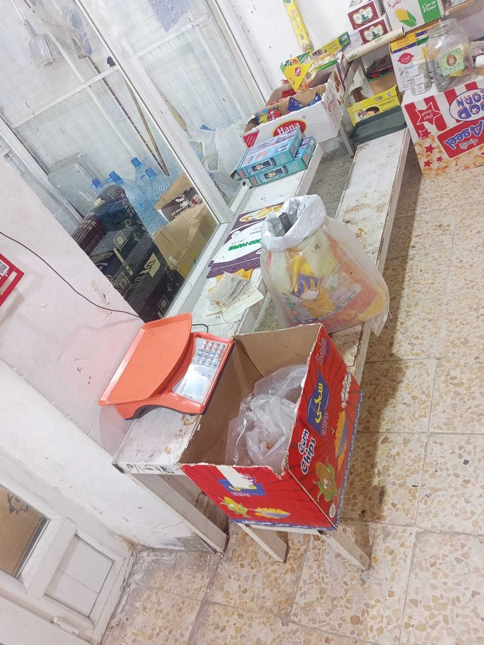 رفوف خشب وحديد البيع مكاني كركوك حي الواسطي يم تكيت عواد ***********
