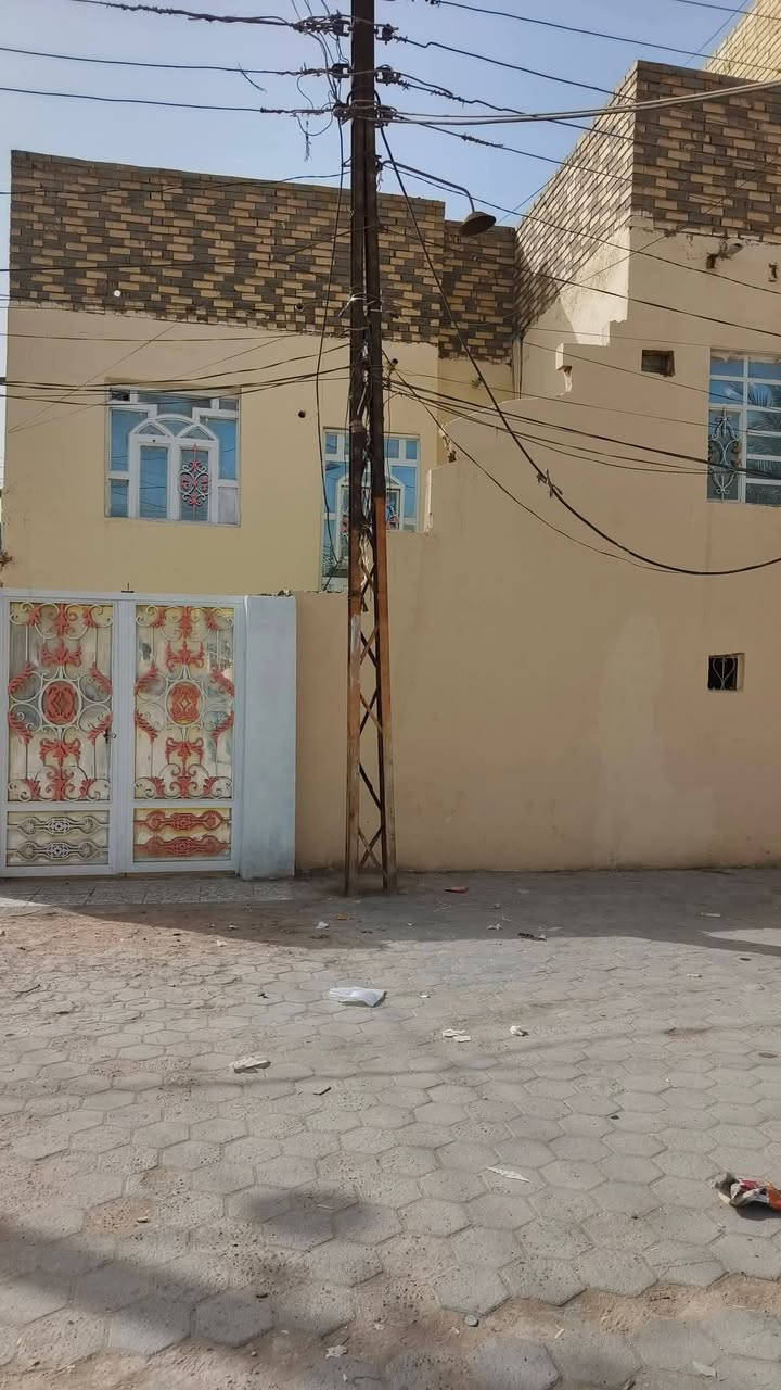 يالله بيت للبيع حي الانصار خلف شارع المدرسة طابقين ركن على ساحة صغيره المساحة ١٣٥م عكاده نظيف *********** 
 ابو علي المدني للعقار 🏡
