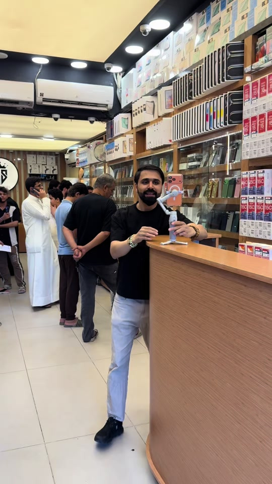 ومركزنا راح يراوسك جهازك القديم بي جهاز تختار  مركز ابل ستور كل الهواتف ‏ Apple store ‏‎✅ ابل ستور المركز الاول في عالم الهواتف و اكسسوارتها ‏‎ مركز معتمد لدى جميع الوكالات الرسميه ‏‎ 🌹جميع استفساراتكم خاص وتدللوون🌹 ‏‎✅الثقه مصدر نجاحنا✅ ‏‎المركز مفتوح يومياً ‏‎من ال 9 صباحا حتى ال 12 مساءا ‏‎أو الاتصال بهاتف خدمة الزبائن ‏‎وت ساب/ تلگرام  *********** ‏‭***********‬ ‏‎العنوان : البصرة شارع الجزائر🛣 مقابل الخيمه🏢 قريب مطعم كناري سابقاً ⛺️  ‏‎لخدمة التوصيل 🚙 ال 🚗 🛵 من  ‏‎9 صباحا حتى ال 12 مساءً ‏‎أو الاتصال بهاتف خدمة الزبائن ‏‎وت ساب/ تلگرام  *********** ‏‭*********** 
