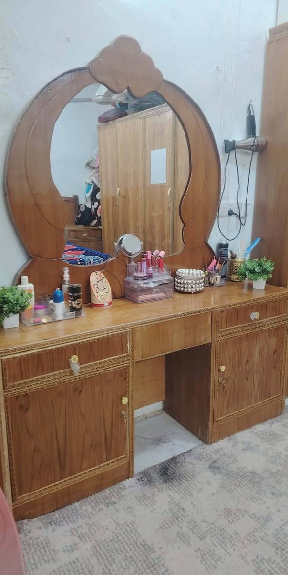 غرفه جديده سعره 400وبيه مجال مو شراي لا يراسل حي الجمعيه.  @الجميع


**إذا كنت صاحب هذا الإعلان وتريد حذفه لأي سبب، رجاءا أرسل رسالة إلى الدعم الفني**