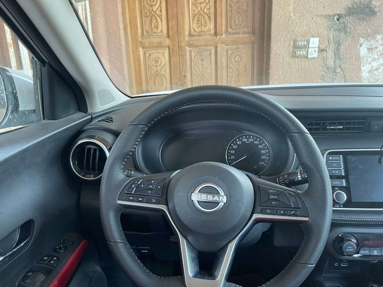 السلام عليكم للبيع نيسان كيكس مديل ٢٠٢٤ مكسيكي خليجي فول مواصفات اعلى فئه ضمان شركة السور ماشيه ٣٢الف  سعر ١٤٥ بيه مجال 
 للاستفسار ***********باقي المواصفات بصور موجوده
