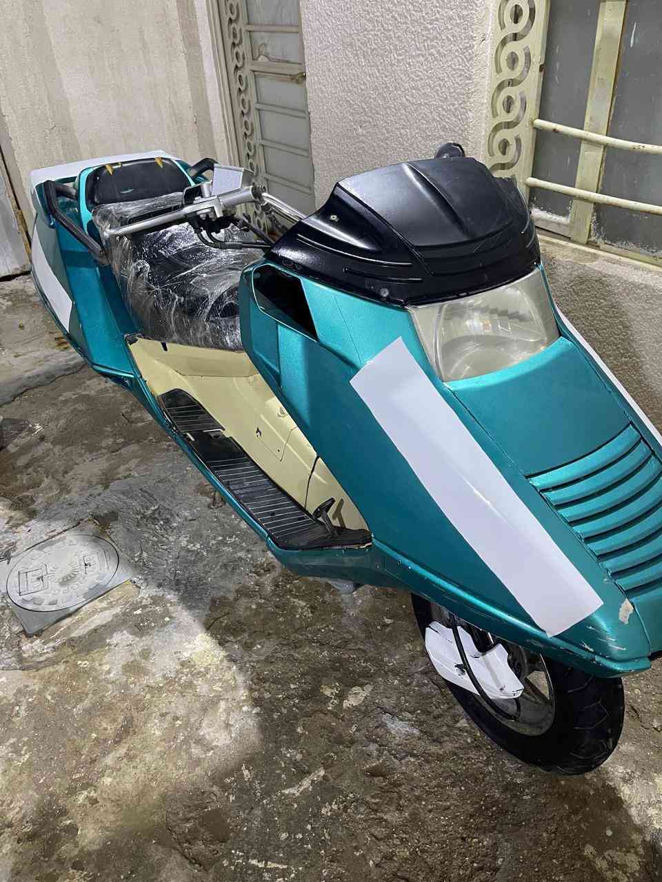 سلام عليكم
فيوجن للبيع
الدراجه كلش حلوه و مرتبه احله من الصوره
 مكينه ناعمه ما مفتوحه كفاله
كهربائيات كله شغال اشاير سلف الدراجه نكره لايت بك لايت كله شغال و شرطه تجي و تشوف بعينك كلجات دبلات كله جديد الدراجه مصروف عليه هواي 
رايده ب 550 و بيه مجال حگ الجيه 
مكاني النجف كوفة قرب جسر الامام علي 
متواجد فقط ع الوتساب رقمي ***********
