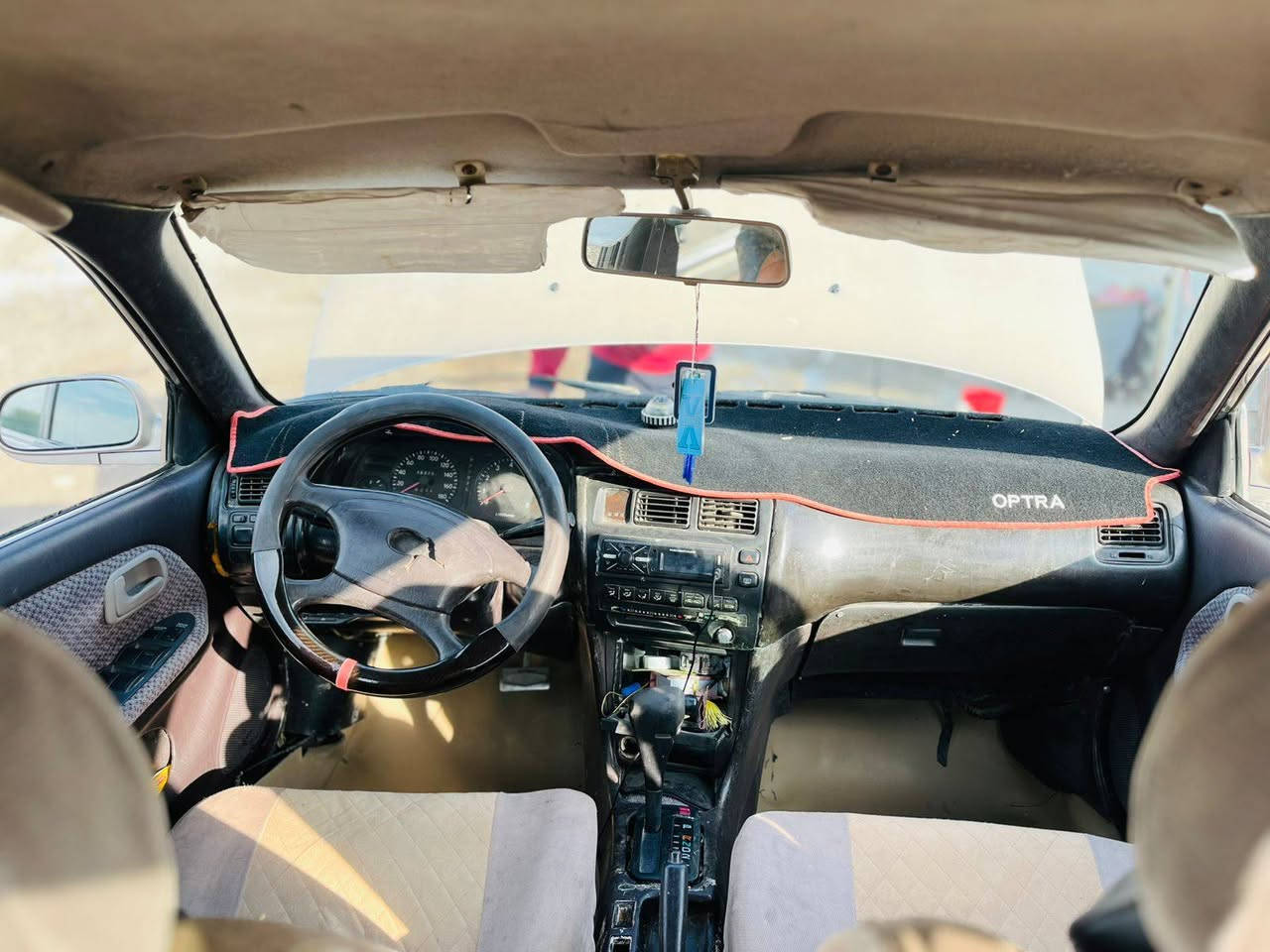 سلام عليكم
كورلا موديل 1992 
صبغ جمايلة 
تفاصيل /
محرك/1600 
صدر امامي خلفي جديد مصروف عليها 
السعر 50 وبيها مجال للشراي 
تواصل على رقم ***********
متواجد فقط واتساب ورقم
