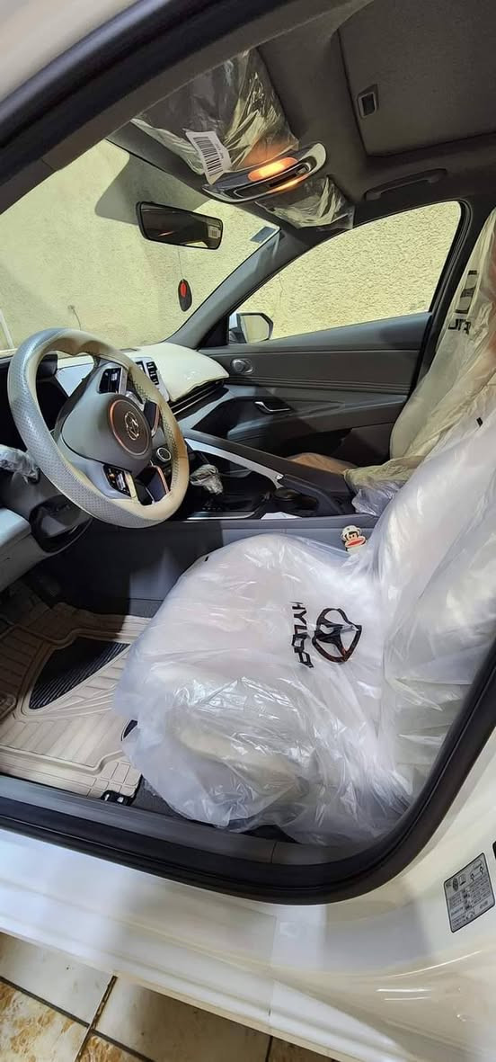 السلام عليكم
النتره 2023خليجي 
ماشيه ٢٤ الف
كفاله عامه 

كير At 

محرك كير كفاله

فول مواصفات

محرك 2000

فتحه 

بصمه

شاشه كامره دواره

حساس امامي خلفي 

كشنات جلد

تحكم ستيرن 

بصمة ابواب بصمة جنطه 

تشغيل عن بعد

صندق ذكي 

اشاير بل مري

وبعد هواي مواصفات مذكرتهن

مكانها بلحله

رقم بغداد  تحويل مباشر.                                                

***********
