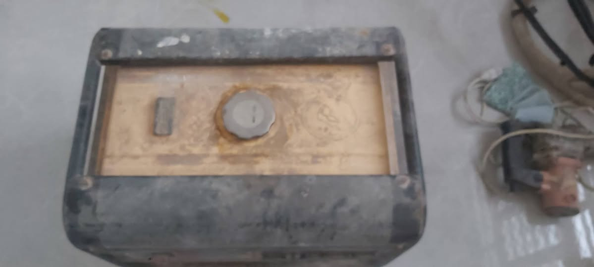 "أغراض مستعملة للبيع في صلاح الدين - قضاء بلد:

- طباخ كريازي
- مولد

الأسعار مناسبة جداً. للاستفسار أو الشراء، يرجى الاتصال على الرقم: ***********"
