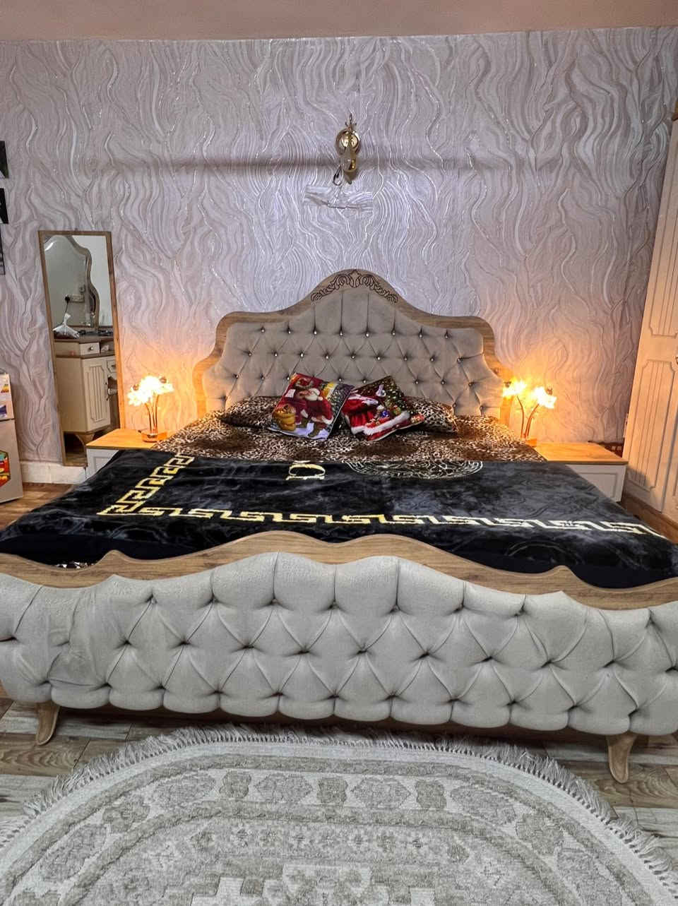 سلام عليكم غرفه نوم للبيع مستعمله جم شهر 8 قطع ونظيفه بس بيهه فطر بسيط بقطعه الجرارات ليورا متبين مثل ما موضح بلصوره رايدهه ب مليون و٥٠٠ وبيها مجال رقم ***********
