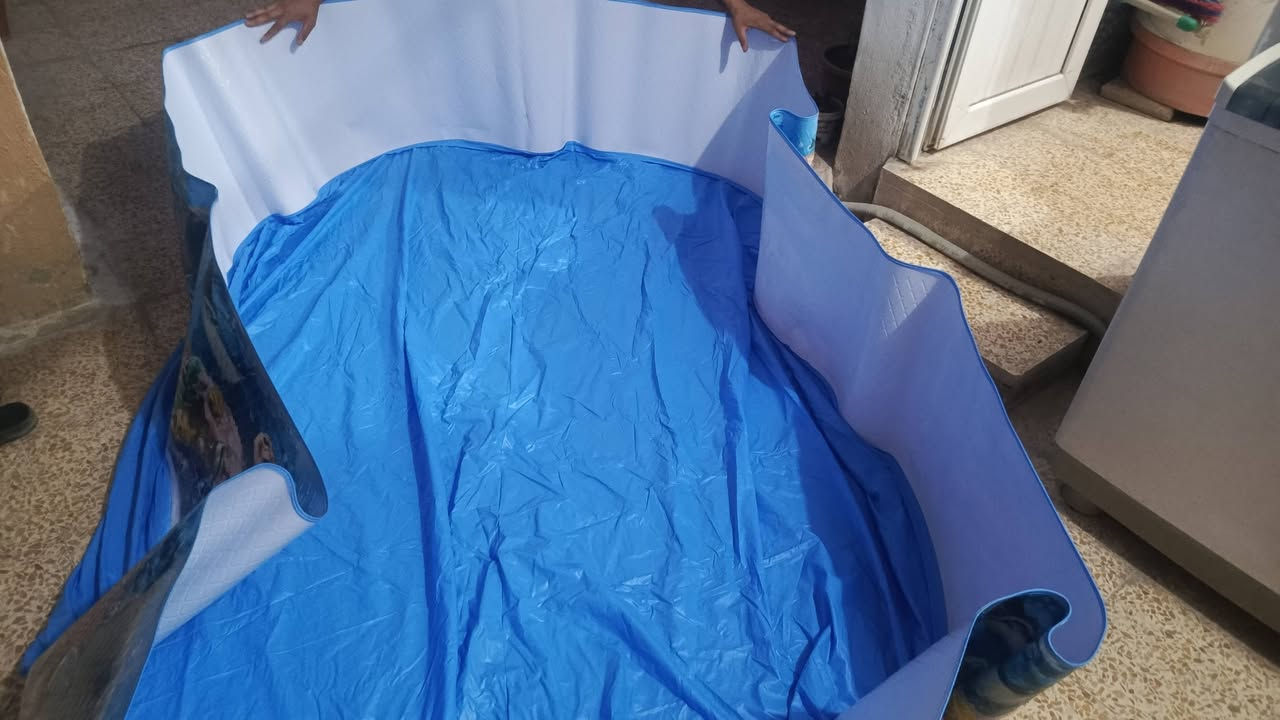 سلاام عليكم مسبح للبيع الطول ول رتفاع موجود بل صوره  شتريتو طلع مايكفي الحوش  مسبح حلو طولو وعرضو مناسب سعر 25 بي مجال بسيط لي يحب يقتني يتواصل وتساب ***********

