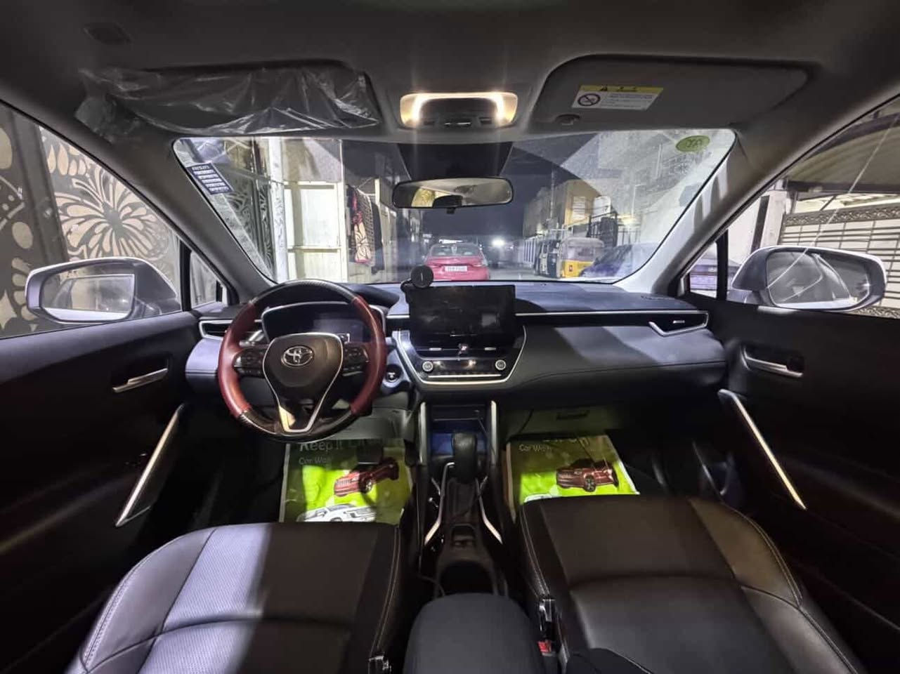 السلام عليكم 
فرونت لاندر موديل 2025 ماشية 21 الف رقم بغداد 
سيارة مكفولة وملاحظات بسيطة جداً موضحها بالصور السيارة بحالة الوكالة 
مكان السيارة بغداد الزعفرانية 
الاتصال *********** 

مواصفات السيارة 

السيارة اعلى فئه s 

❗️اختلافها عن الفئات الاخرى اللايت و البك لايت واطارات الدعاميات وشكل الويل كب والانارة المحيطية الداخلية ❗️

✨ أهم المواصفات:

محرك 2000 هايبرد🚗

• لايت زينون وعدسات LED عدد 4

• بك لايت LED

• ويل كب كروم أسود

• مقاعد جلد أصلي + مقعد كهرباء بثلاث وضعيات

• إنارة محيطية داخلية

• شاشة وسطية + كامرة خلفية

• بصمة ودخول ذكي

• فتحة سقف سلايد روف

• سبويلر قمارة

• بلوجكتر زينون

• تحكم مقود جانبين

• رادار + تحديد مسار

• هاند برك كهرباء + أوتو هولد

• درايف مود + مانع انزلاق

سياره جاهزه من كلشي ع ايدي شرط الفحص
السعر186
