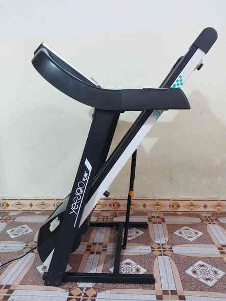 جهاز جري كهربائي مستخدم قليل كلش نضيف وشغال 100%
تحكماته كله شغاله سرعه من 1ال  12.0
يتحمل وزن 100 كيلو
السعر ١٧٠
البصرة 
رقم ***********
